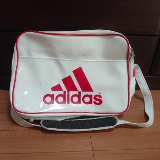 アディダス Adidas エナメルバッグ 赤白 しょう 平塚のその他の中古あげます 譲ります ジモティーで不用品の処分