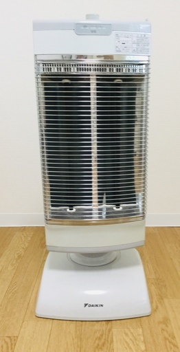 超格安　ダイキン 遠赤外線ストーブ【暖房器具】DAIKIN　「セラムヒート」 ERFT11SS-W