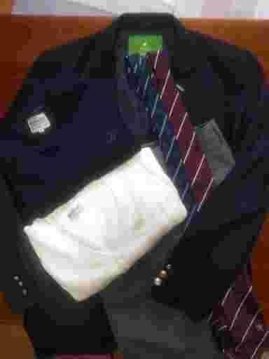 近畿大学附属高校 男子制服・セーター（紺）・ベスト（白）ネクタイ（公式用青・赤）