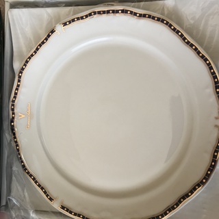 ジョバンニ・バレンチノ（マリオ・バレンチノの御子息）の西洋皿セット