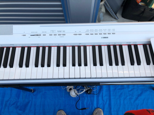 ヤマハYAMAHAデジタルピアノP-115 2016年 色はホワイトになります。