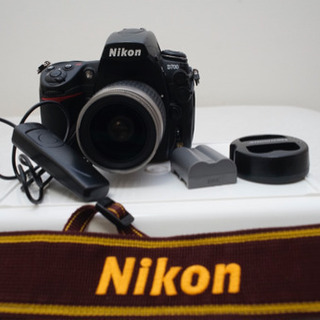 Nikon D700+MB-D10