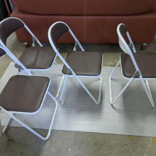 パイプ椅子　4個セット