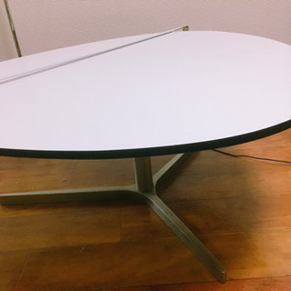 白いテーブル　机　デザイナーズ家具　