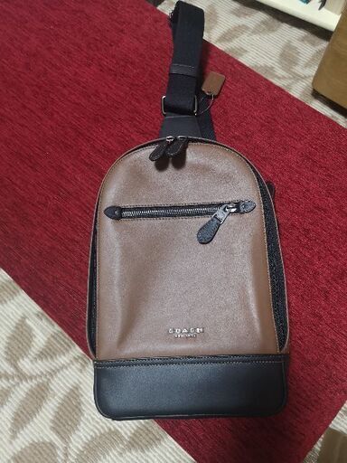 新品未使用　COACH 　ボディーバッグ