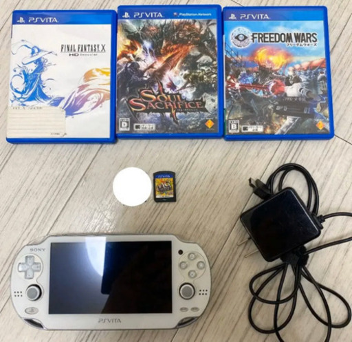 PlayStation Vita＋ソフト4本セット＋microSDカード8GB