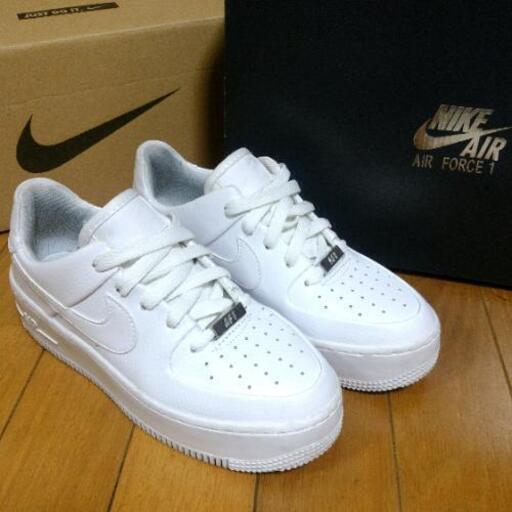 «新古» NIKE エアフォース1セージLOW