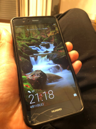 HUAWEI P10 LITE AU ケース付きスマホ