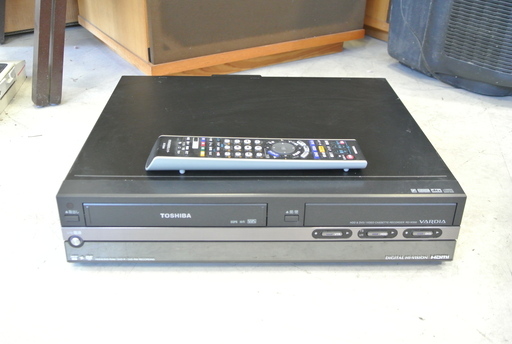 完動品 VHS DVDレコーダー リモコン付きTOSHIBA D-VR3 東芝VHSビデオ