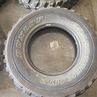 タイヤ４本　235/85/16