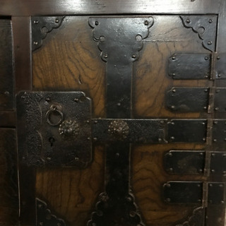 JF00431 民芸家具 民藝調 和箪笥 かんぬき付き