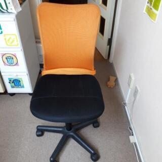 椅子　オレンジ　その3