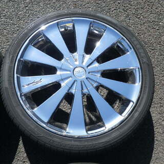 ロクサーニ１８インチ　プリウス等　バリ溝　225/40R18　18×8JJ　マルチ　４本価格