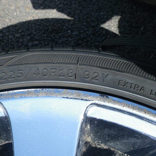 ロクサーニ１８インチ　プリウス等　バリ溝　225/40R18　18×8JJ　マルチ　４本価格