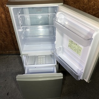 シャープ　2ドア冷蔵庫　１３７L  綺麗です　プラズマクラスター内蔵 シャープ 2ドア冷蔵庫 137L 綺麗です プラズマクラスター内蔵