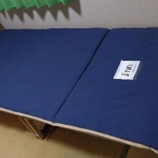 ベッドマット　210×100cm　三つ折り　硬め