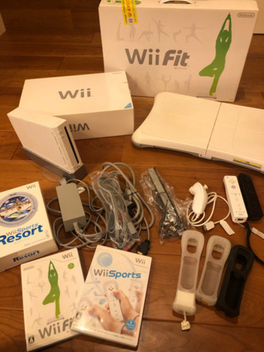 【動作確認済】Wii本体 + Wii Fit + ソフト3本 + おまけ