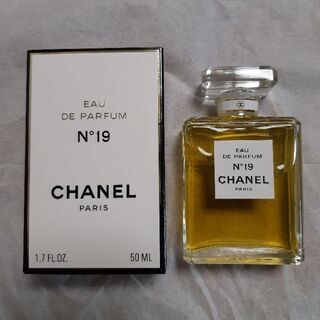 CHANEL シャネルNo.19 Eau De Parfum  ...