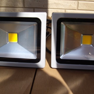 屋外用「LEDガーデンライト」（投光器）２００W相当、２台（ほぼ新品）