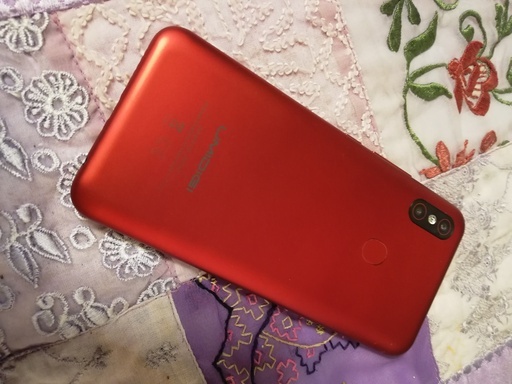 UMIDIGI F1 赤 ジャンクですが使用できます。Rakuten UN-LIMIT