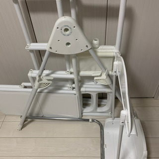 白いジャングルジム 滑り台