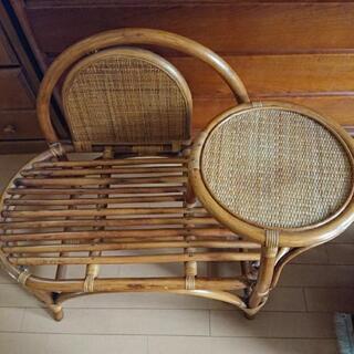 籐椅子(テーブル付き)
