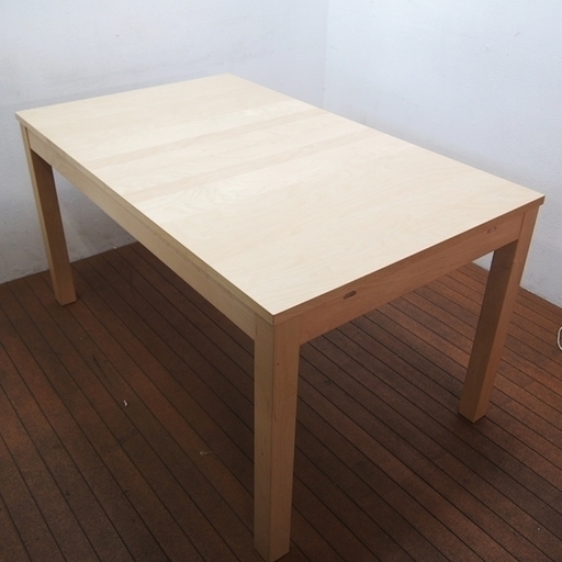 100%正規品 IKEA BJURSTA（ビュースタ）の伸長式ダイニングテーブル 