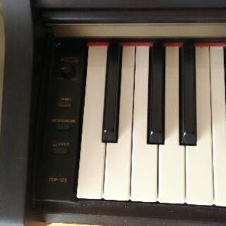 ヤマハ電子ピアノ YDP123 <中古2004年製> 椅子付き