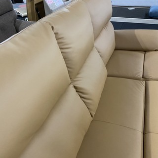 訳ありカウチソファー！横に2cm程のキズがあります。16万円を