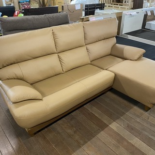 訳ありカウチソファー！横に2cm程のキズがあります。16万円を39800円です！引取価格