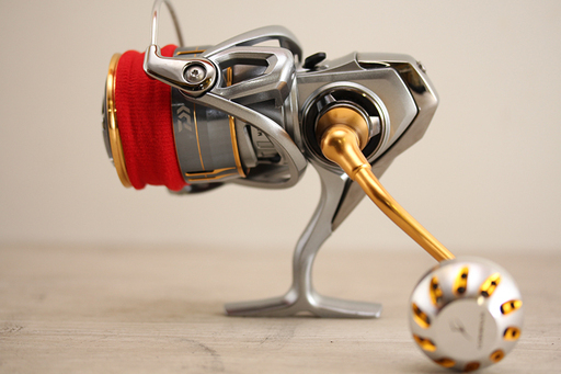 美品 DAIWA リール LT6000D-H ダイワフリームス（5UP906YGGsxw)