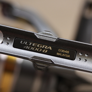 美品 シマノ SHIMANO リール 17 アルテグラ 4000 ULTEGRA（5UP910YGGsxw)