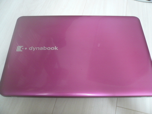 東芝　dynabook T552 ルビーロゼ