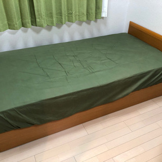 【0円】シングルベッド（カバー付）