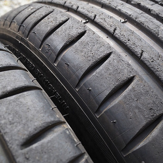 【再値下げ】ミシュラン パイロットスポーツ4 225/45ZR17 (94Y) 2019年製 バリ山 4本