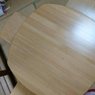 リボ社  ノルウェー生まれの素敵なテーブル！