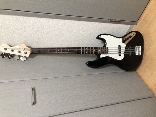 【ベース】SQUIER ( スクワイヤ ) / Affinity Jazz Bass V Black【SQUIERのベースケース付き】値下げ！