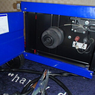 半自動溶接機１００V（ANEST　IWATA)中古　値引き不可