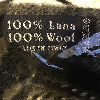 マフラー(Wool100%)未使用お譲りします。