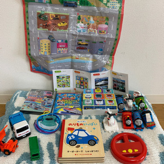 トミカ　プラレール　乗り物系おもちゃ　パズル、DVDなど
