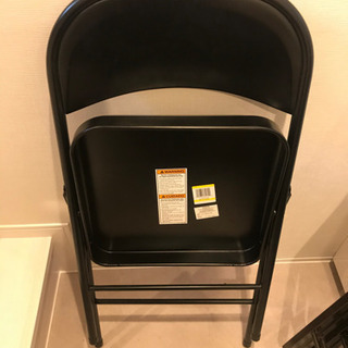 鉄製の折畳み椅子