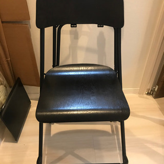 脚長の椅子