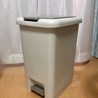 ニトリ ゴミ箱 ダストボックス 20L