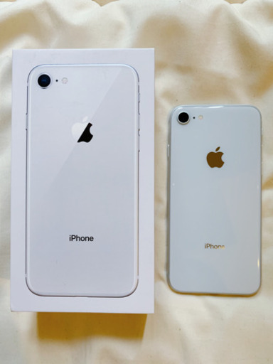 美品 iPhone 8 Silver 64 GB SIMフリー