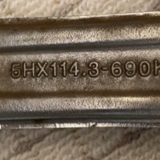 早い者勝ち！18inchタイヤ&ホイルセット