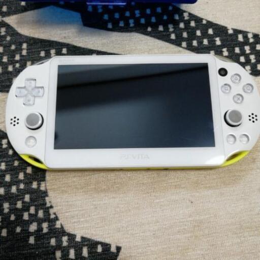 値下げ！！PSVita ペルソナ4プレミアムモデル本体＋６本本体収納ケース付