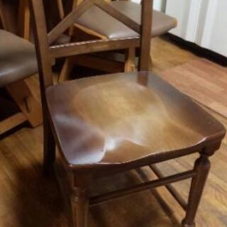 木製の椅子(無垢材)