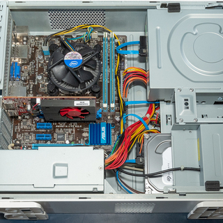 値下げしました!lenovoライトゲーミングPC ﾌｫｰﾄﾅｲﾄ ﾏｲｸﾗ R6S