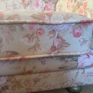ゴージャス花柄ソファ