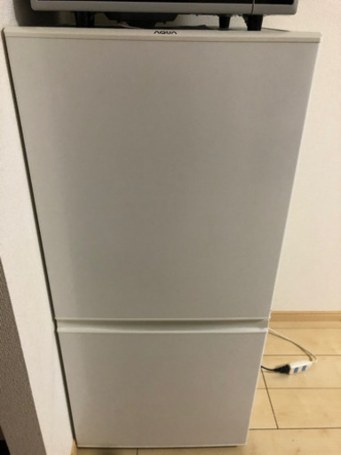 白い冷蔵庫